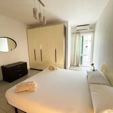 Paceville 3 *