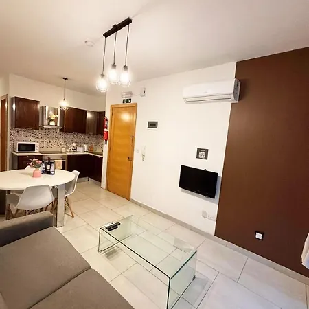 Paceville 3 *
